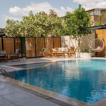 Отель Vois & 3*